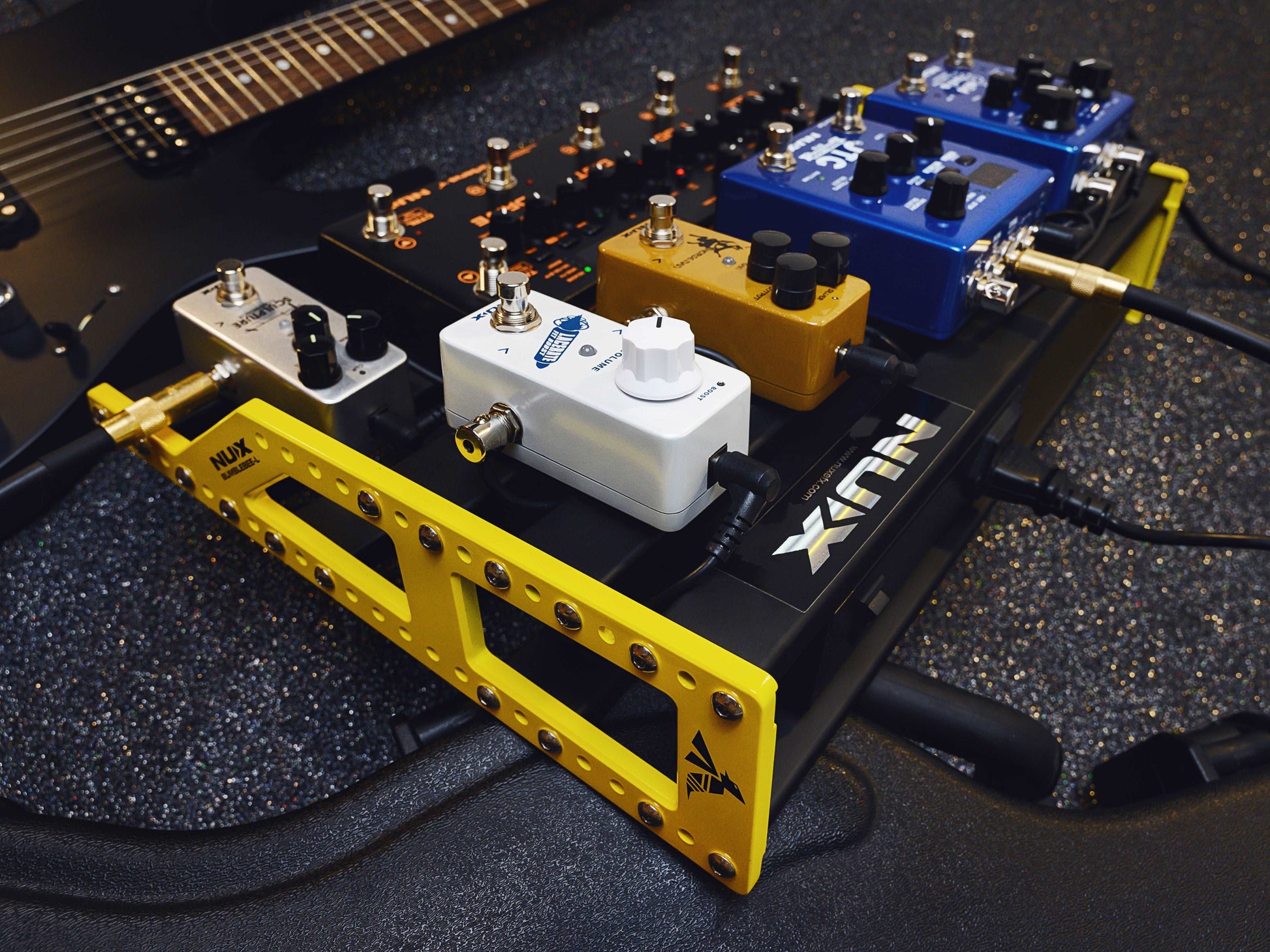 Bumblebee Large Pedalboard with Carry Bag