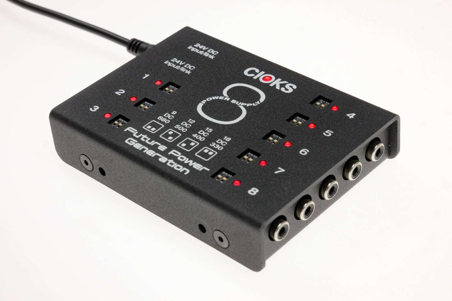 C8e- 8 isolated outputs. Expansion for the DC7